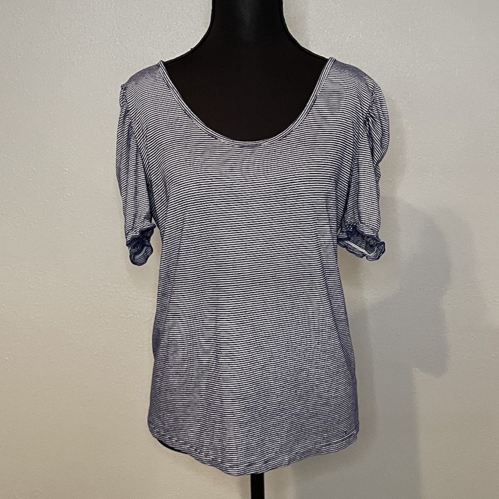 K&C Navy Blue Striped Short Sleeve Top - Women's‎ Medium Ruched Sleeves
